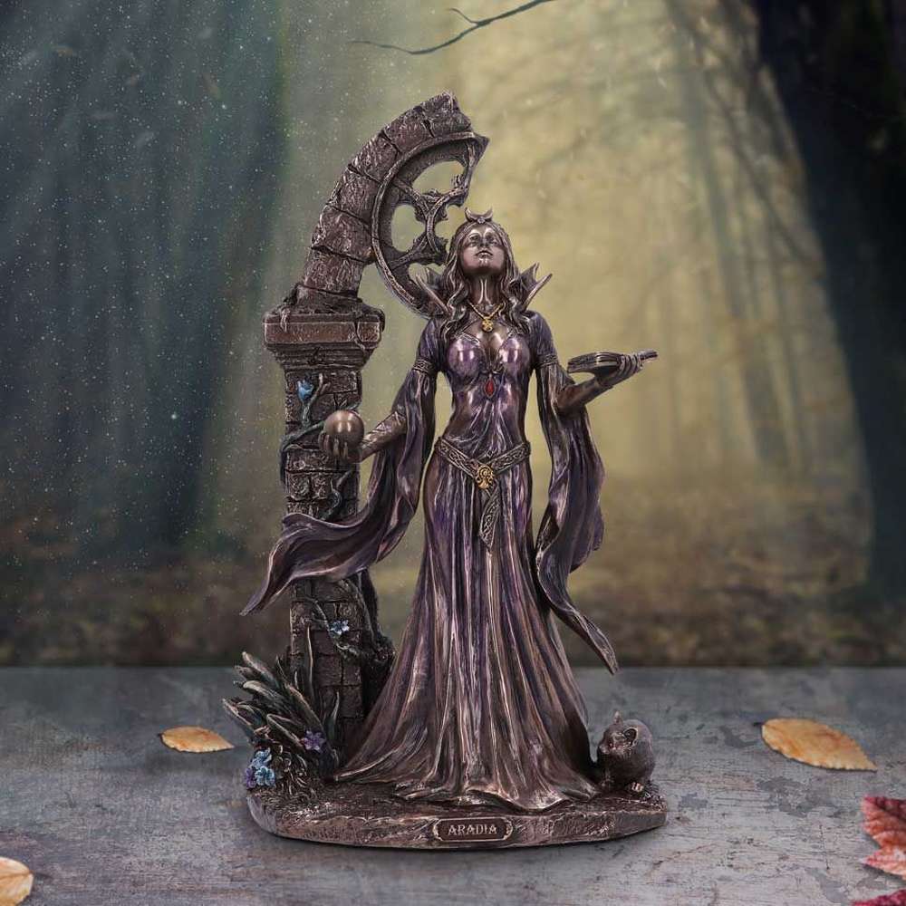 Nemesis Now - Aradia The Wiccan Queen of Witches 25cm Figurine - Bronze coloured
